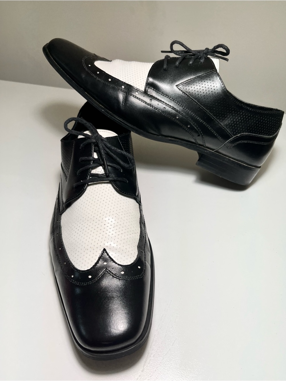 Stacy Adams Black and White Two-Tone Wingtip Oxfords